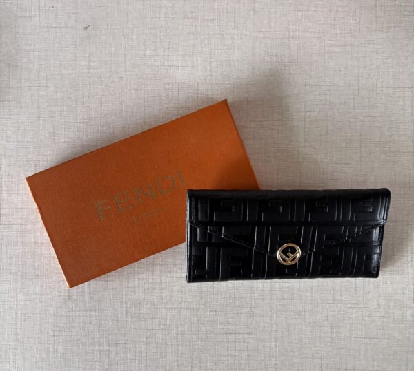 Fendi Black Wallet - Image 5